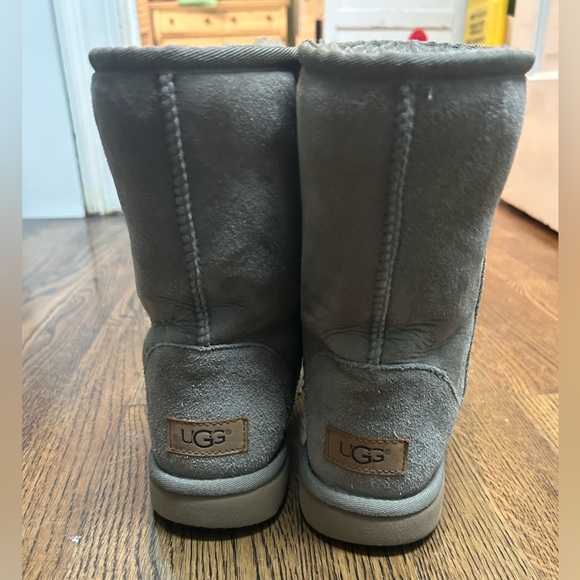 Uggs Classic Short II in Grey - Size 8 - Picture 2 of 12